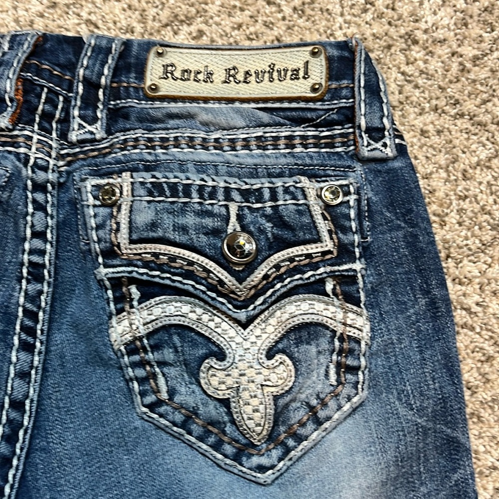 Rock Revival jeans.. Everly.. 24/30.. mid-rise skinny